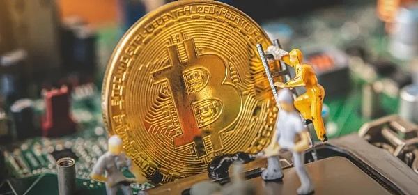 比特币再度突破了7万美元